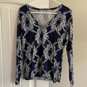 Women’s Lily Pulitzer Size M long sleeve shirt. Excellent condition